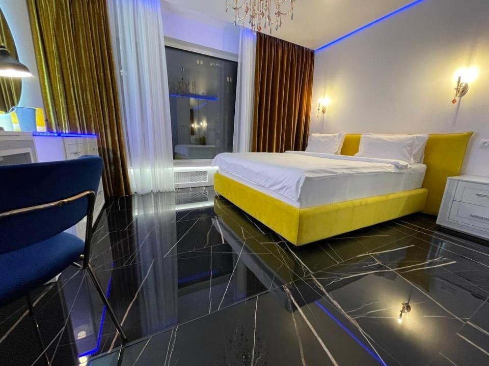 1 Room 65M2 Center Of Obolon Near River Side. Киев Экстерьер фото