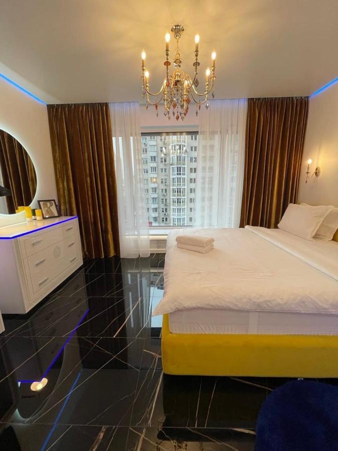 1 Room 65M2 Center Of Obolon Near River Side. Киев Экстерьер фото
